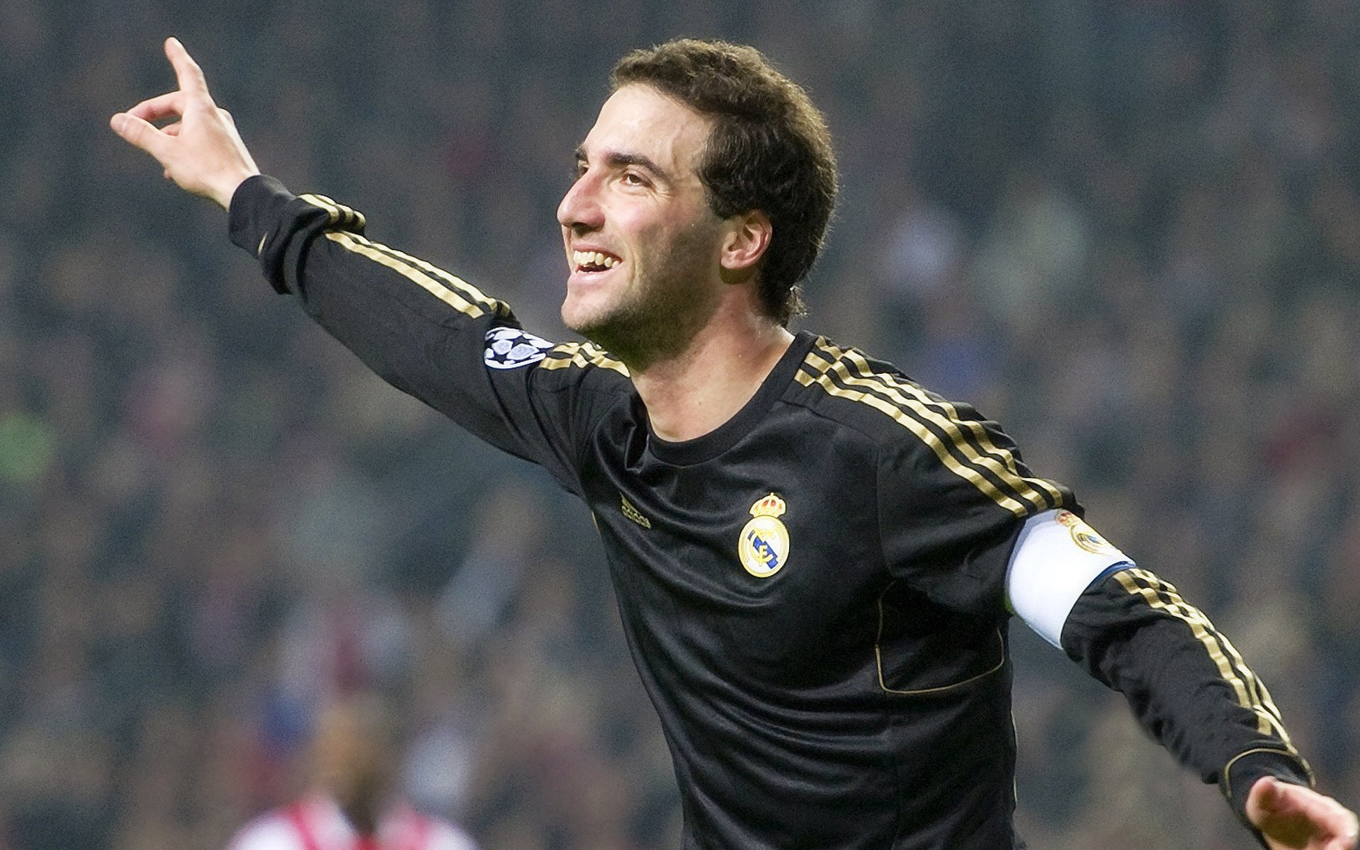 爱游戏(ayx)中国体育-田径赛场焦点！中国队对阵澳大利亚队，豪门翻车，赛后引发巨大争议